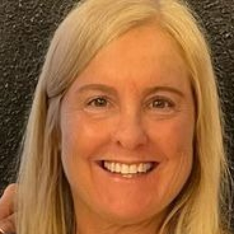 Lori R.